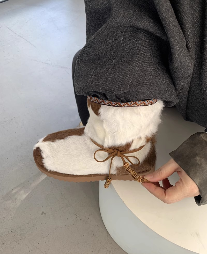 Simple Snow Boots 01