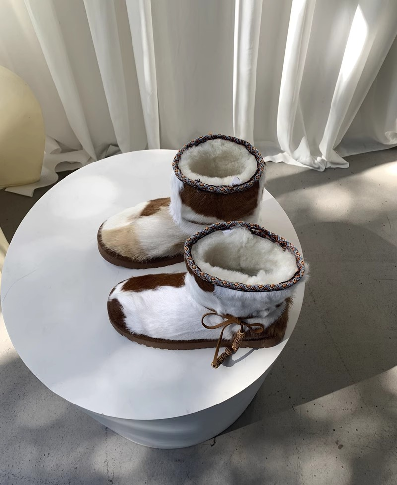 Simple Snow Boots 01
