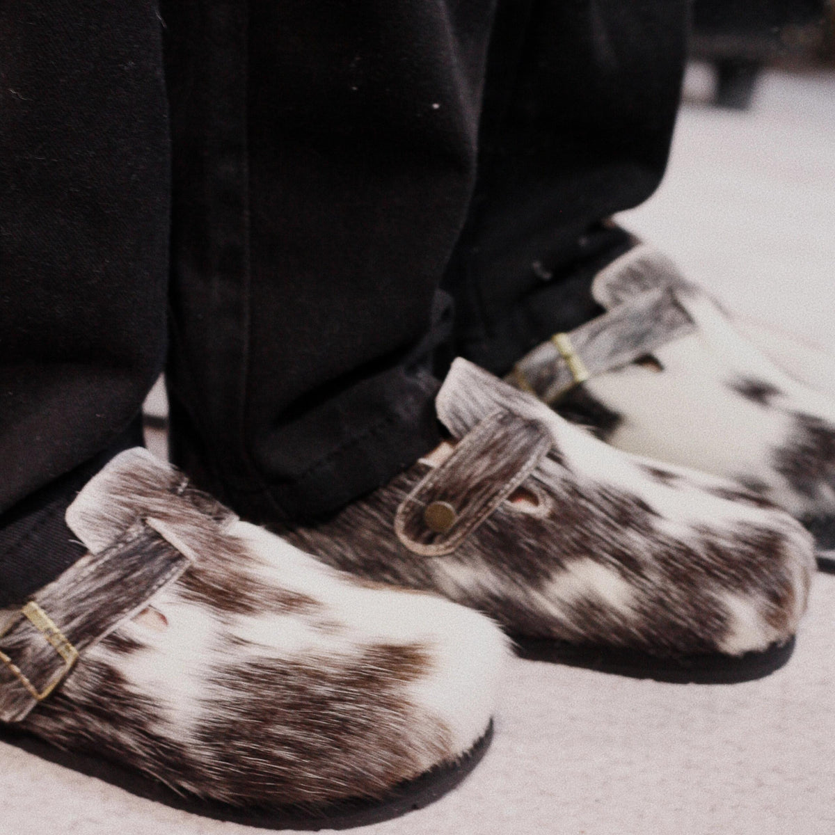 MOGSki COWHIDE CLOG