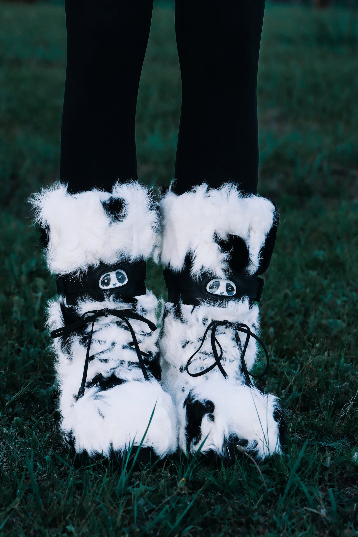 MOGSki PANDA CURLY SHEARLING SNOW BOOT