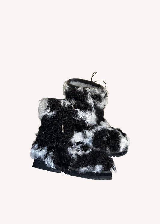 MOGSki Noir et Blanc Curly Shearling Snow Boot