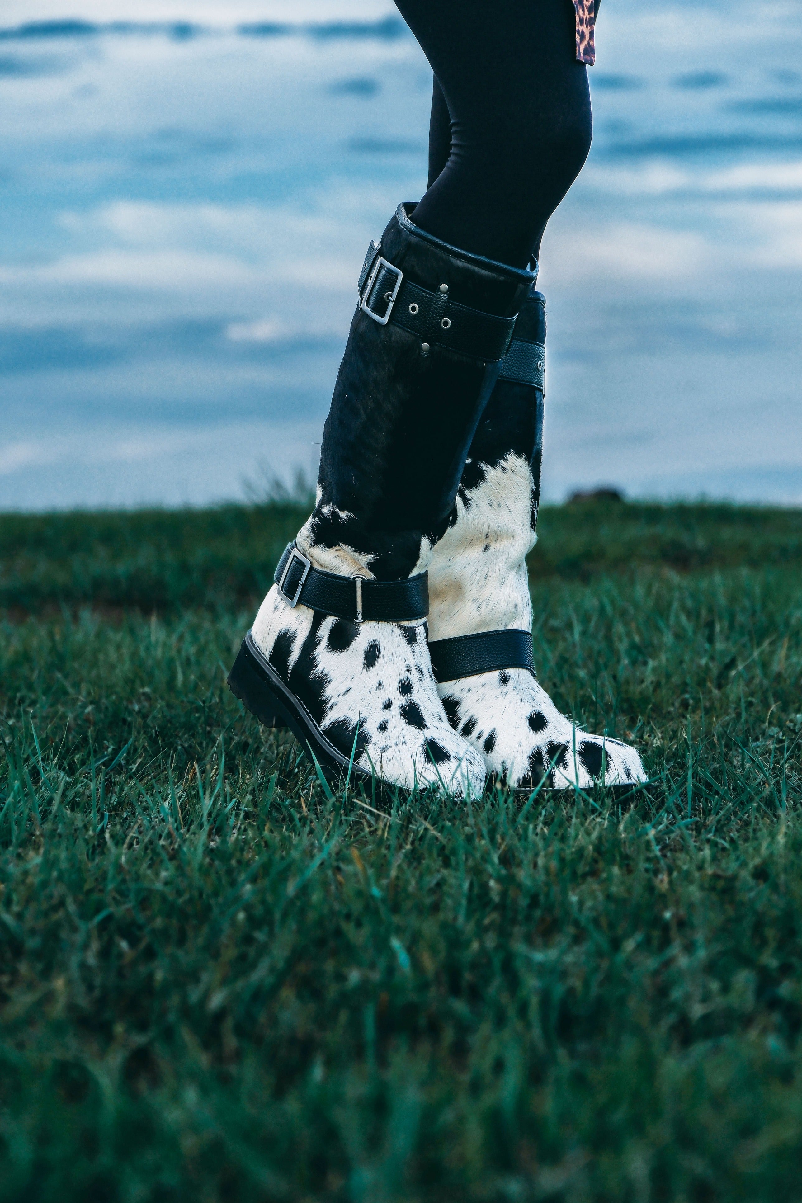 HOLSTEIN, BUCKLED | Handcrafted Hair-On-Hide Snow Boots – MOGSki