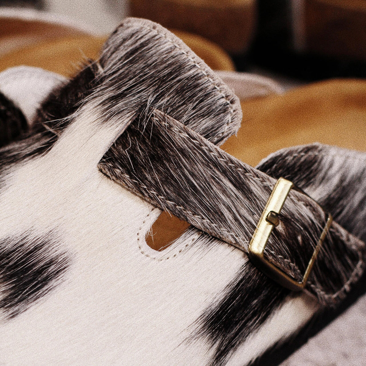MOGSki COWHIDE CLOG