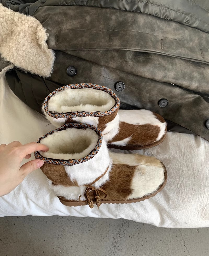 MOGSki Natural Goat Hair Snow Boot — view 7